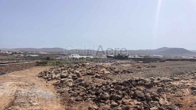 Ubebygd land til salgs i Villaverde, La Oliva - € 176 000 (Ref: 9137460)