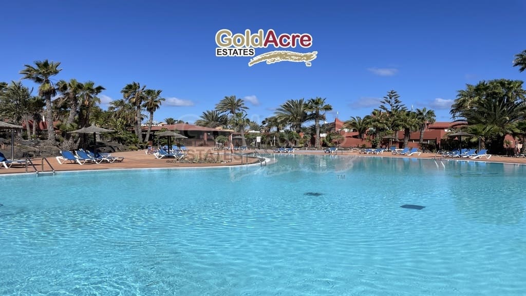 1 bedroom Apartment for sale in Corralejo with pool - € 215,000 (Ref: 9142558)