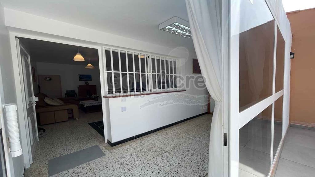 2 bedroom Villa for sale in Caleta de Fuste - € 390,000 (Ref: 9165556)