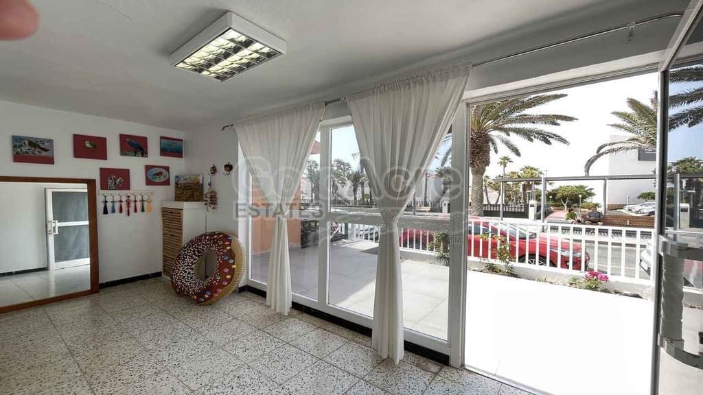 2 bedroom Villa for sale in Caleta de Fuste - € 390,000 (Ref: 9165556)