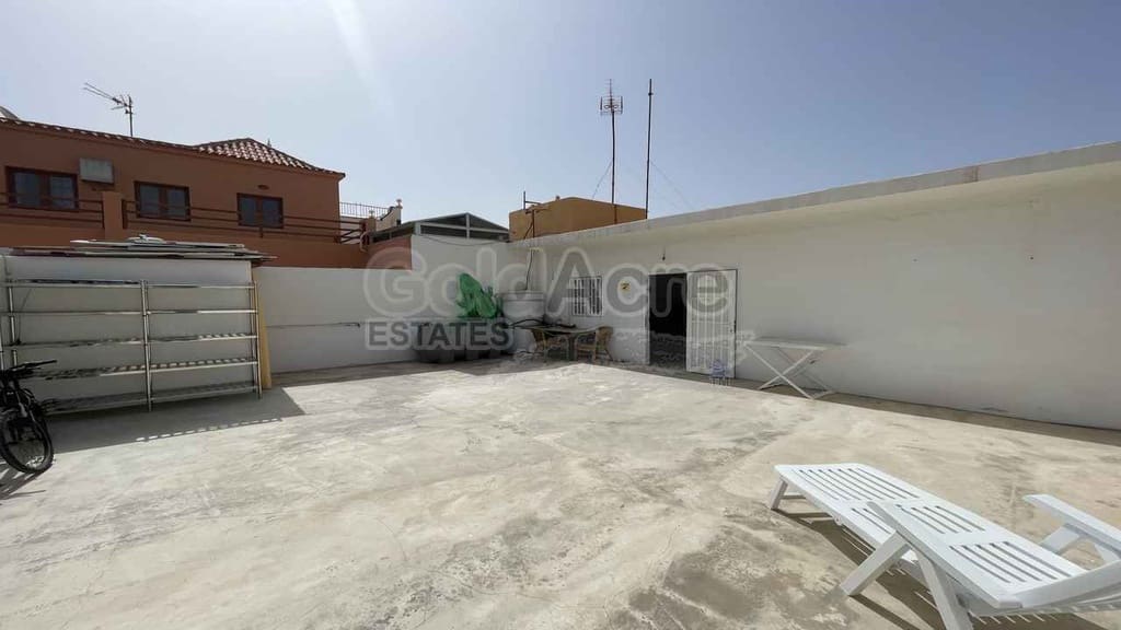 2 bedroom Villa for sale in Caleta de Fuste - € 390,000 (Ref: 9165556)