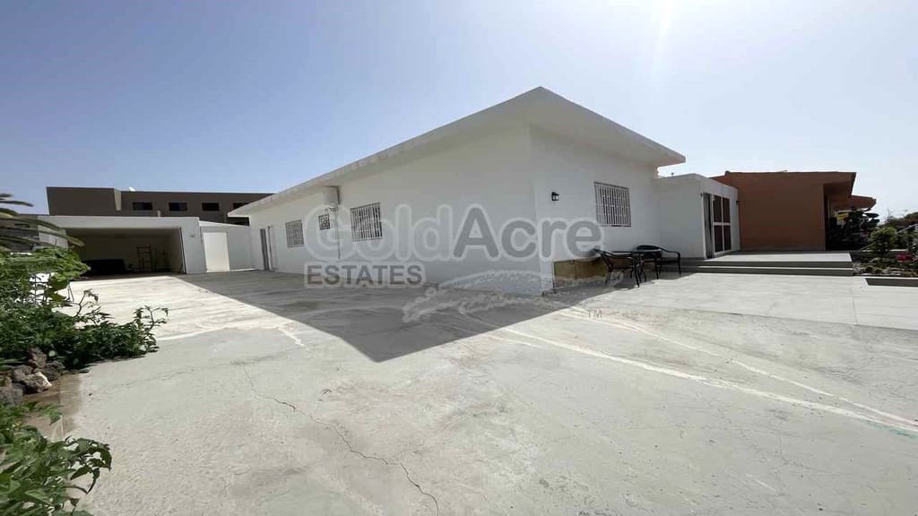 2 bedroom Villa for sale in Caleta de Fuste - € 390,000 (Ref: 9165556)