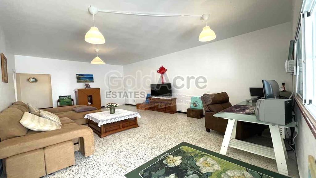 2 bedroom Villa for sale in Caleta de Fuste - € 390,000 (Ref: 9165556)