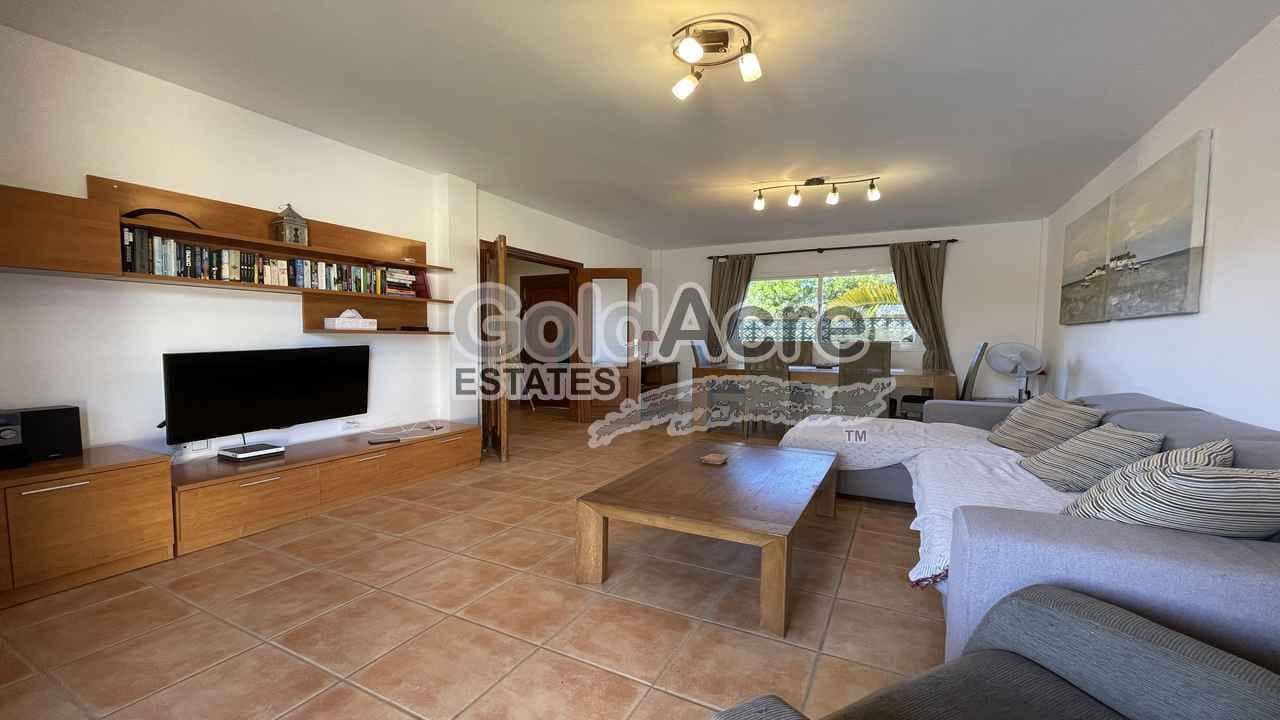 3 sypialnia Willa na sprzedaż w Corralejo z basenem - 515 000 € (Ref: 9181325)