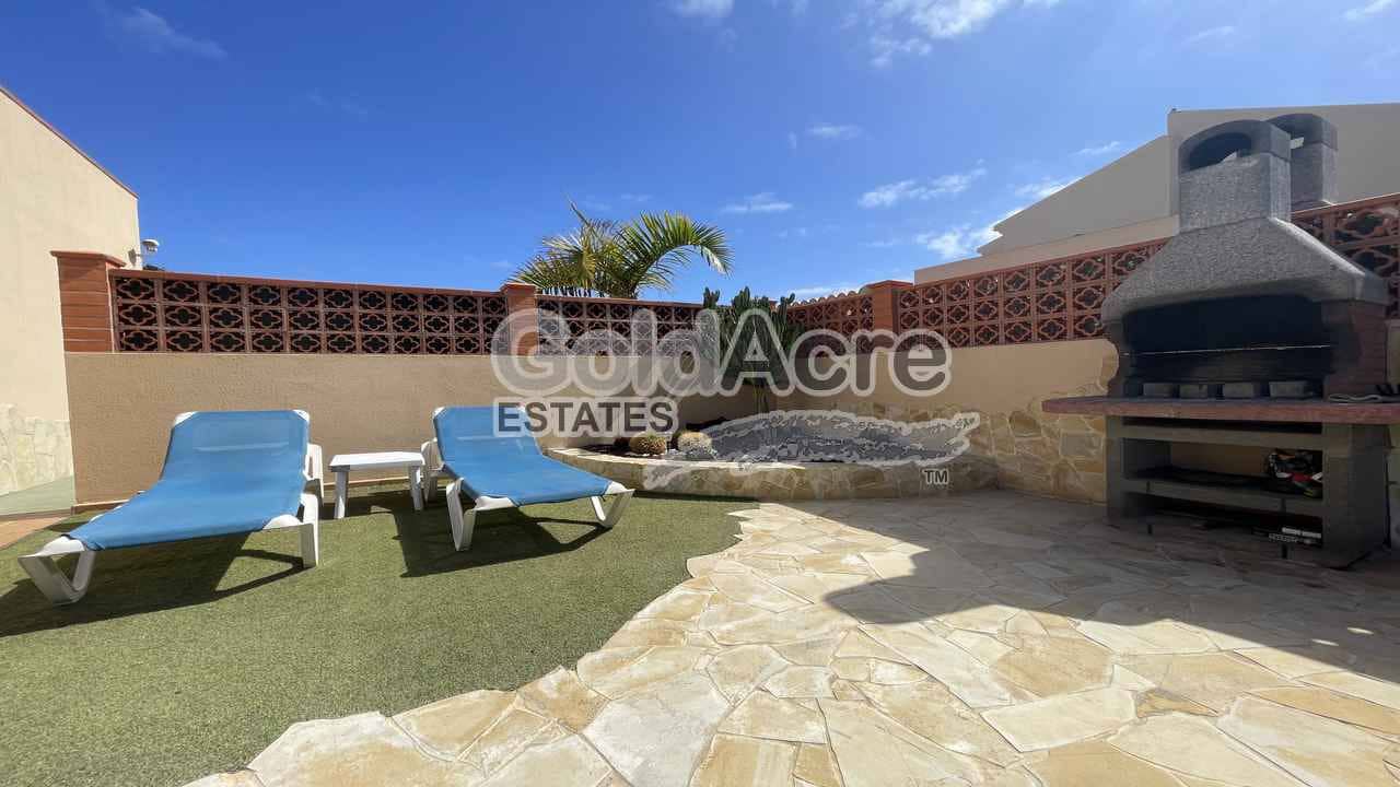 3 sypialnia Willa na sprzedaż w Corralejo z basenem - 515 000 € (Ref: 9181325)