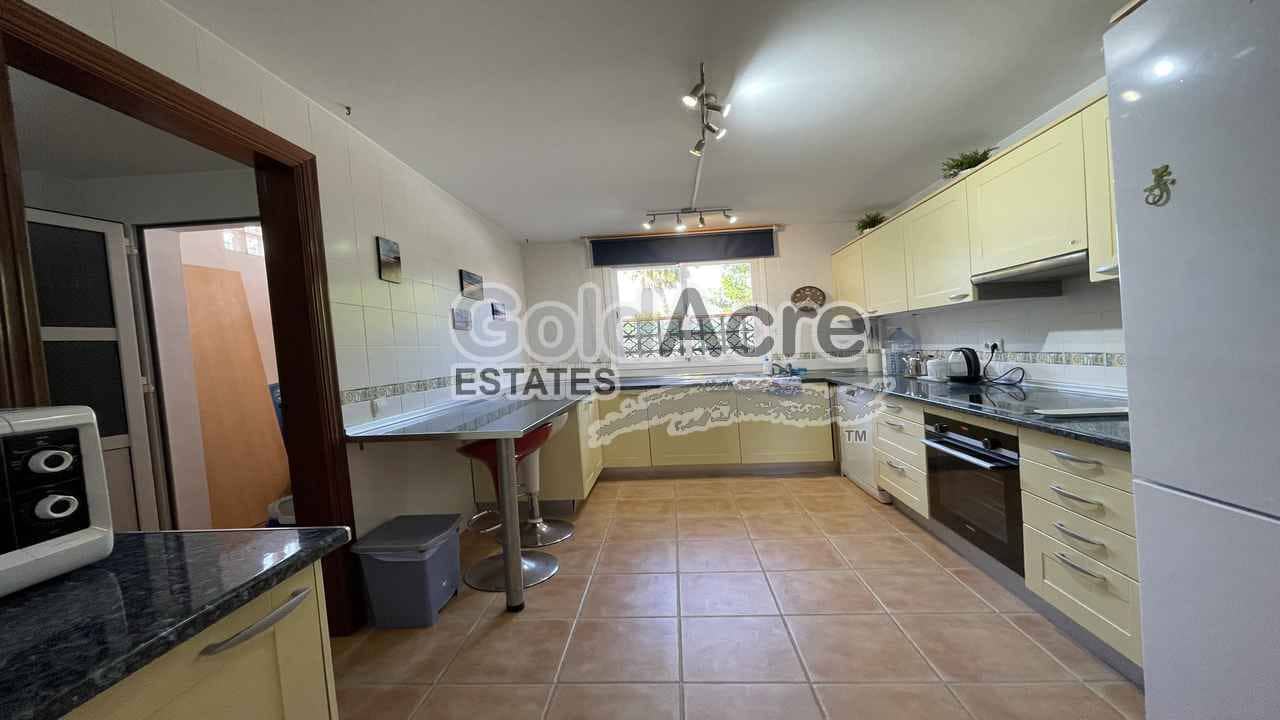 3 quarto Moradia para venda em Corralejo com piscina - 515 000 € (Ref: 9181325)