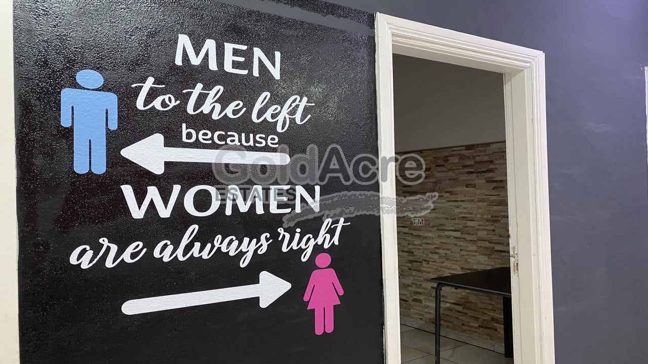 Kommersiell till salu i Corralejo - 385 000 € (Ref: 9184949)