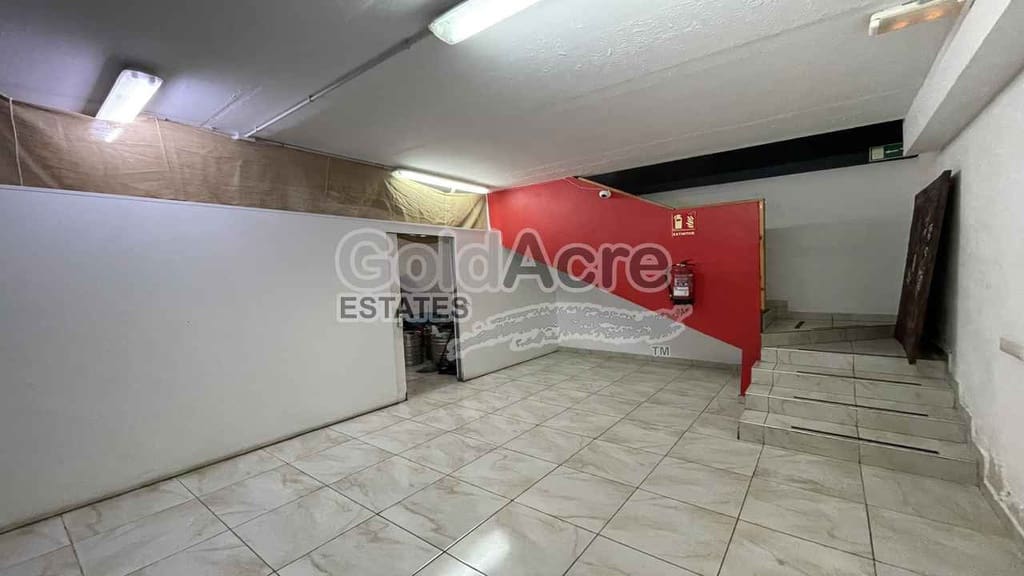 Commercieel te koop in Corralejo - € 385.000 (Ref: 9184949)