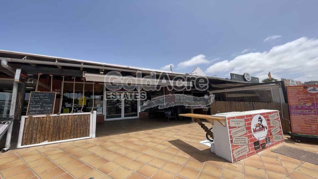 Commercieel te koop in Corralejo - € 385.000 (Ref: 9184949)