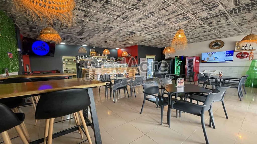 Commercieel te koop in Corralejo - € 385.000 (Ref: 9184949)