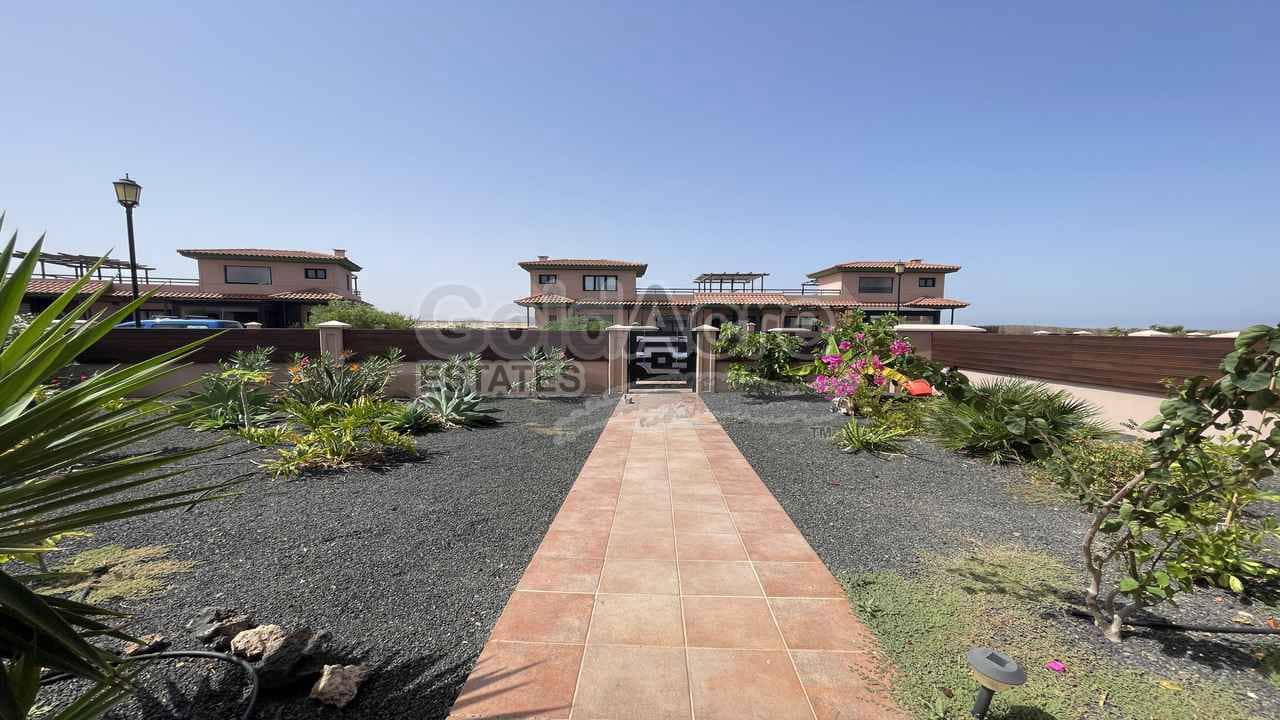 2 soverom Leilighet til salgs i Majanicho med svømmebasseng - € 279 000 (Ref: 9192670)