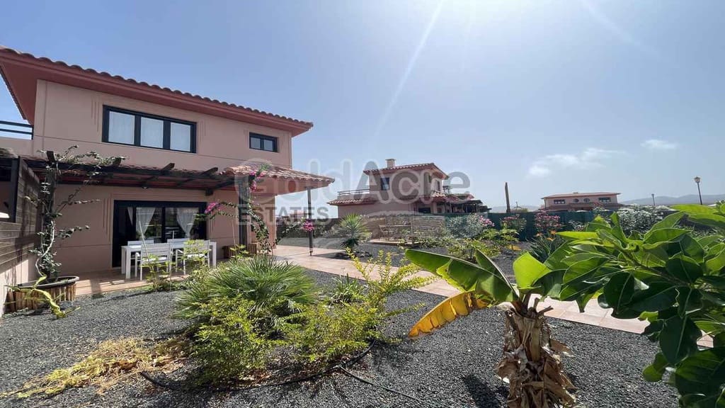 2 slaapkamer Villa te koop in Majanicho met zwembad - € 269.000 (Ref: 9192670)