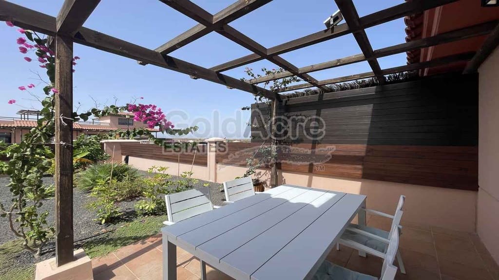 2 slaapkamer Villa te koop in Majanicho met zwembad - € 269.000 (Ref: 9192670)