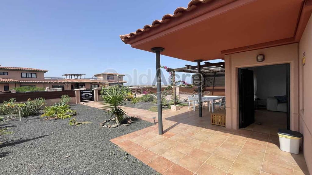 2 slaapkamer Villa te koop in Majanicho met zwembad - € 269.000 (Ref: 9192670)