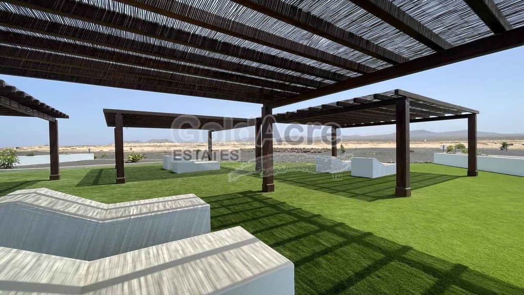 2 slaapkamer Villa te koop in Majanicho met zwembad - € 269.000 (Ref: 9192670)