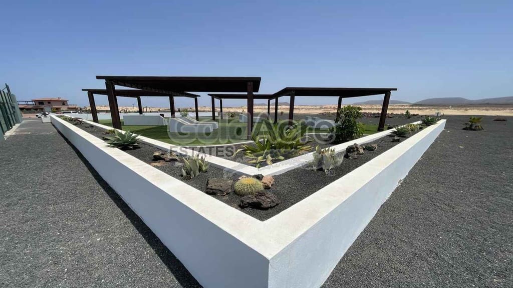 2 slaapkamer Villa te koop in Majanicho met zwembad - € 269.000 (Ref: 9192670)