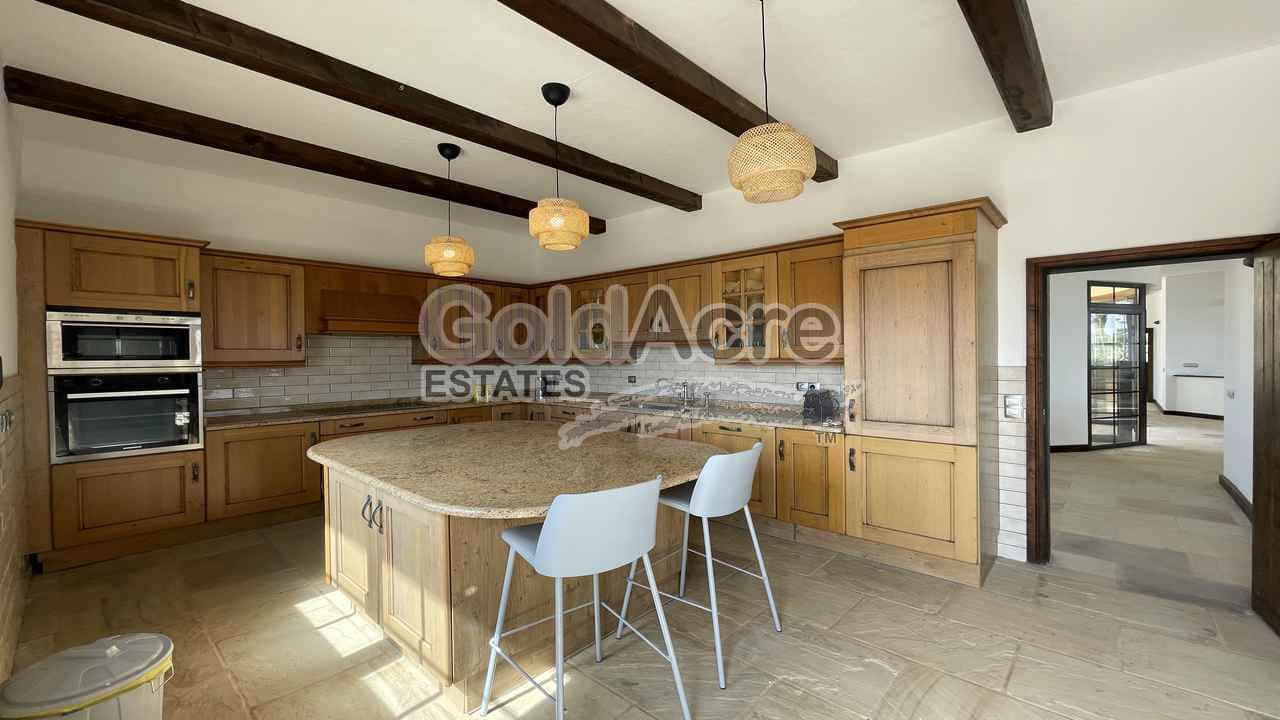 4 bedroom Villa for sale in Villaverde with pool - € 1,295,000 (Ref: 9192671)