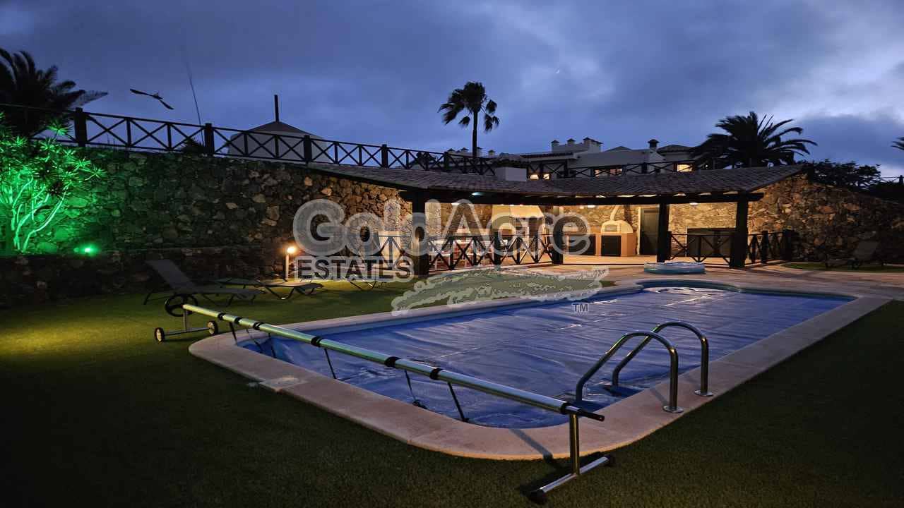 4 bedroom Villa for sale in Villaverde with pool - € 1,295,000 (Ref: 9192671)