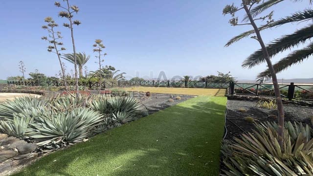 4 soveværelse Villa til salg i Villaverde, La Oliva med swimmingpool - € 1.295.000 (Ref: 9192671)