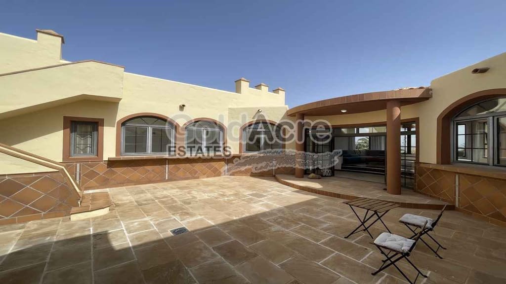 4 Zimmer Villa zu verkaufen in Villaverde mit Pool - 875.000 € (Ref: 9192671)