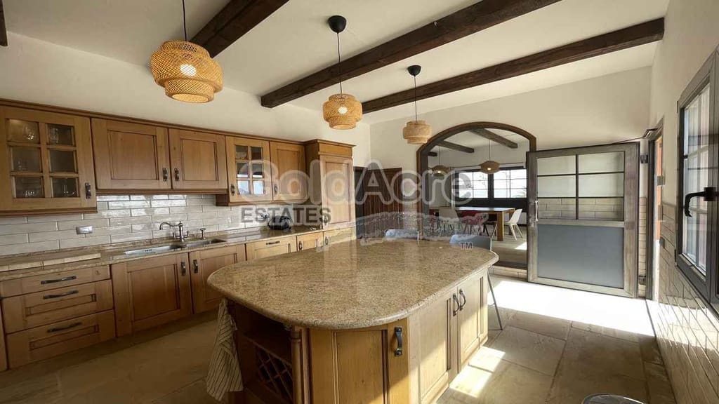 4 Zimmer Villa zu verkaufen in Villaverde mit Pool - 875.000 € (Ref: 9192671)