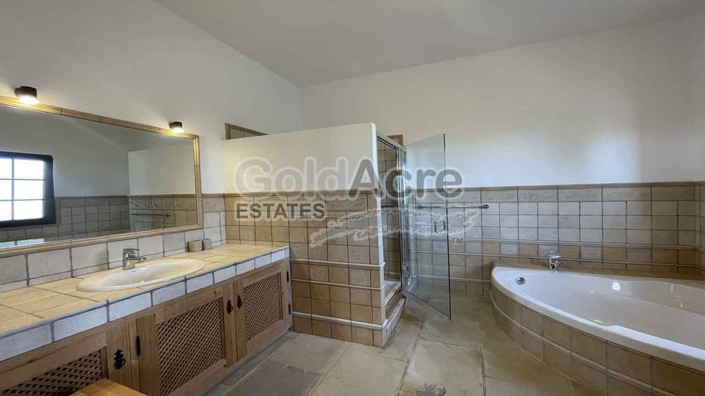 4 Zimmer Villa zu verkaufen in Villaverde mit Pool - 875.000 € (Ref: 9192671)