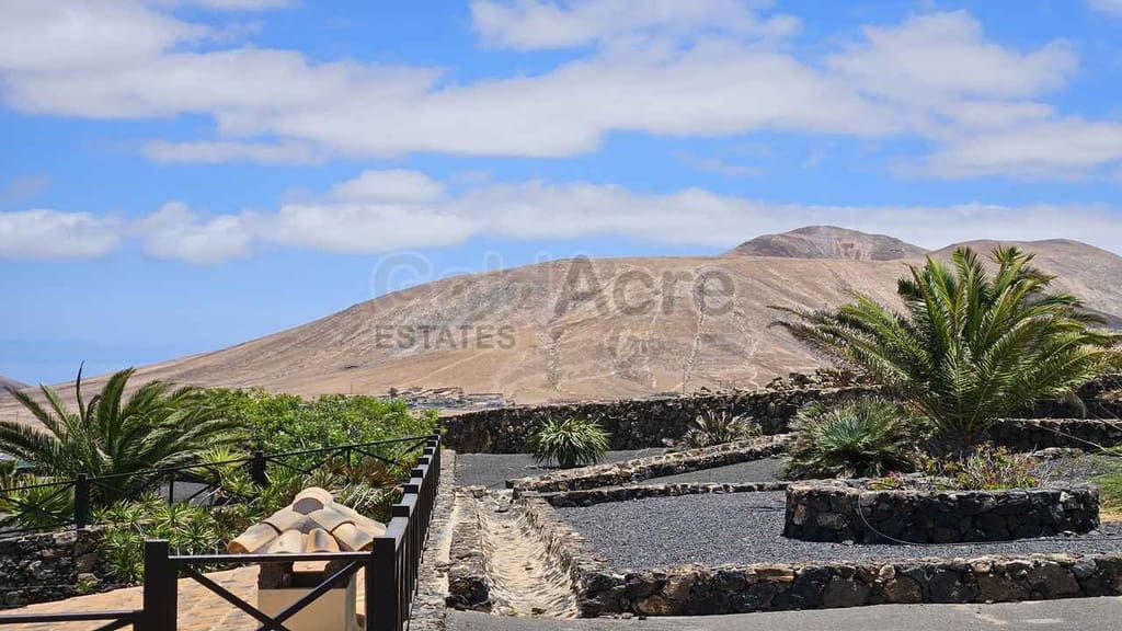 Chalet de 4 habitaciones en Villaverde en venta con piscina - 875.000 € (Ref: 9192671)