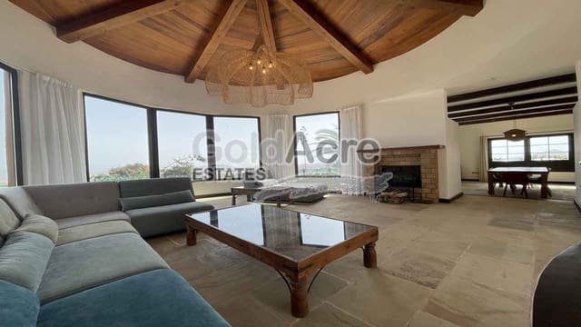 Chalet de 4 habitaciones en Villaverde, La Oliva en venta con piscina garaje - 875.000 € (Ref: 9192671)