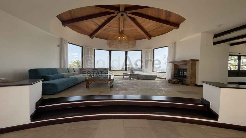 4 bedroom Villa for sale in Villaverde with pool garage - € 925,000 (Ref: 9192671)