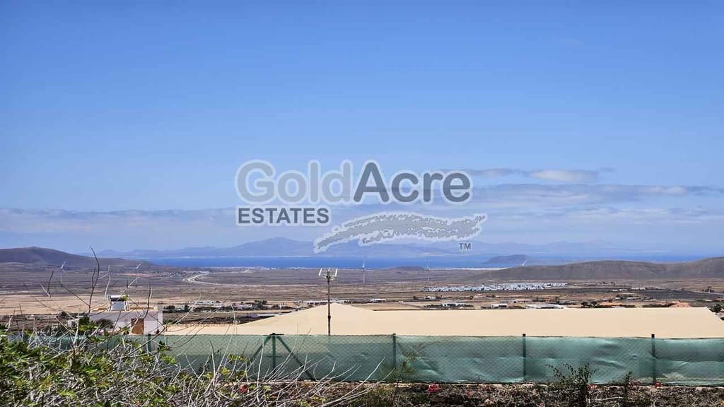 4 bedroom Villa for sale in Villaverde with pool garage - € 925,000 (Ref: 9192671)