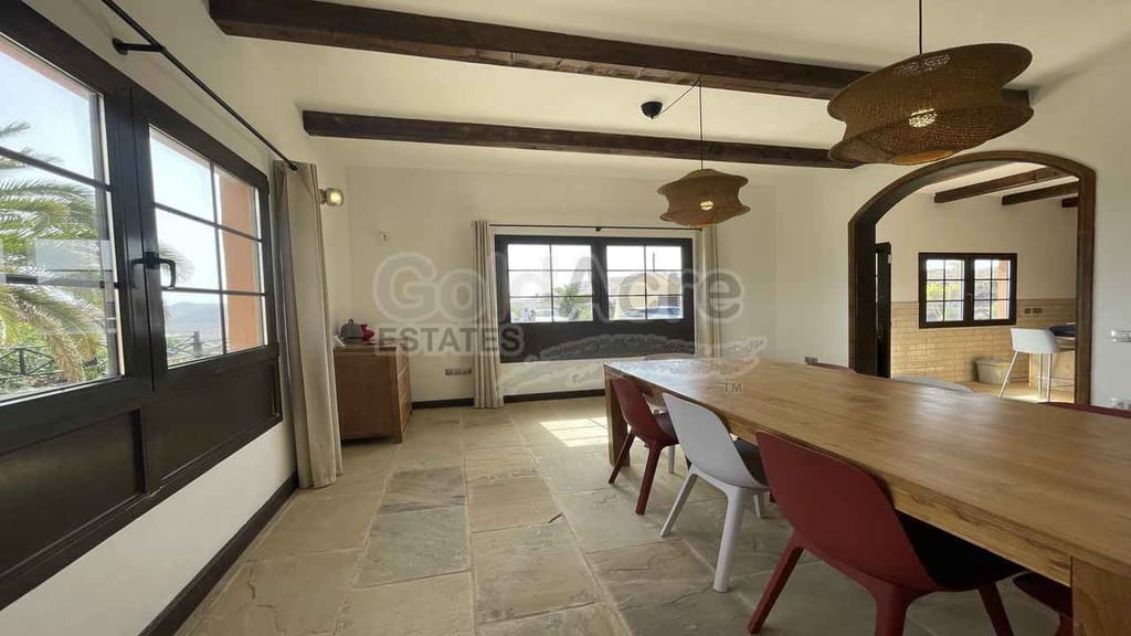 4 bedroom Villa for sale in Villaverde with pool garage - € 925,000 (Ref: 9192671)