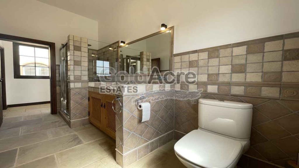 4 bedroom Villa for sale in Villaverde with pool garage - € 925,000 (Ref: 9192671)