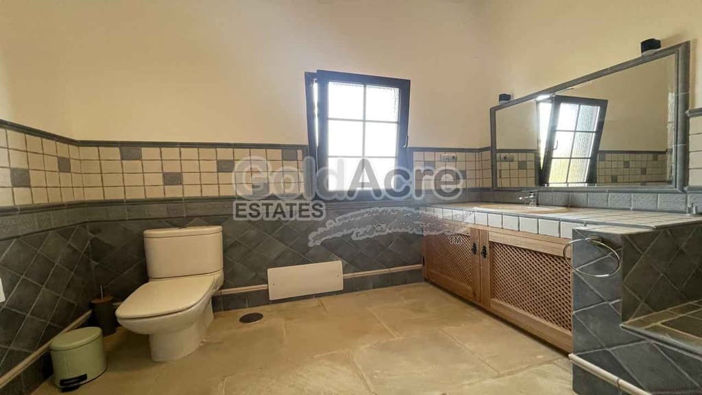 4 bedroom Villa for sale in Villaverde with pool garage - € 925,000 (Ref: 9192671)