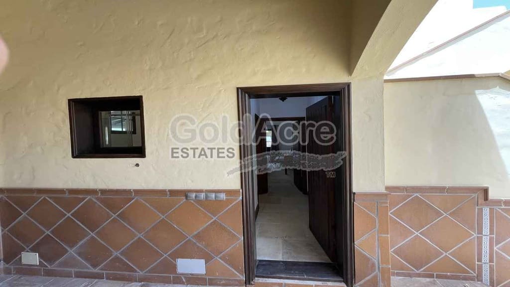 4 bedroom Villa for sale in Villaverde with pool garage - € 925,000 (Ref: 9192671)