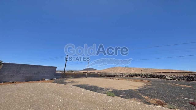 Rakentamaton maa myytävänä paikassa La Oliva - 155 000 € (Ref: 9194123)