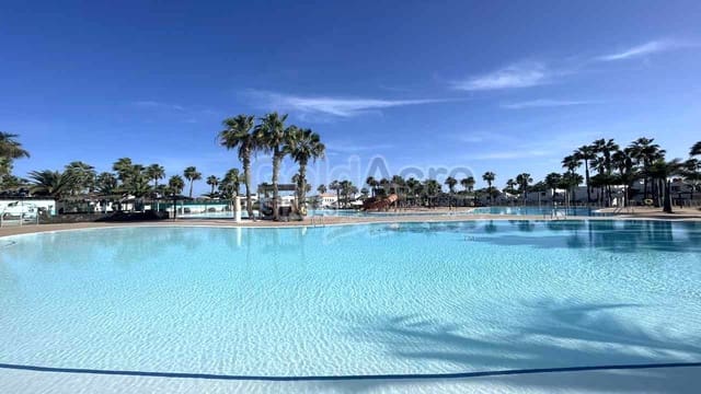 1 quarto Apartamento para venda em Corralejo, La Oliva com piscina - 187 000 € (Ref: 9200891)