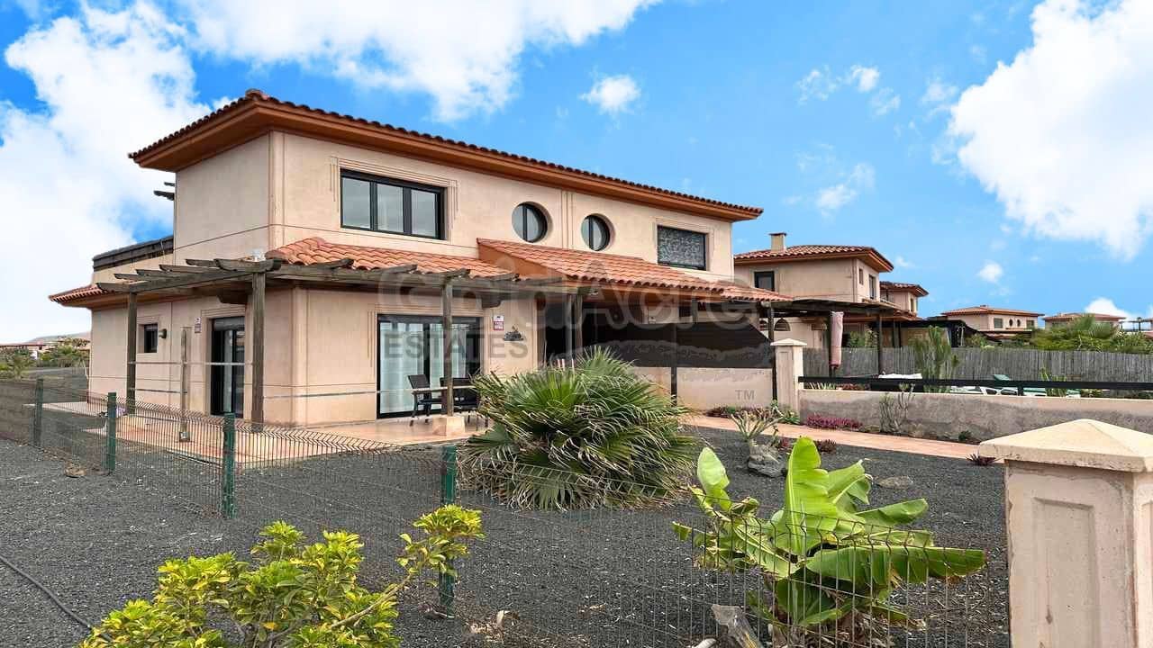 3 slaapkamer Villa te koop in Majanicho - € 285.000 (Ref: 9235887)