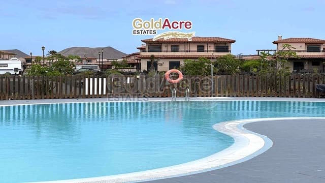 3 soveværelse Villa til salg i Majanicho, La Oliva med swimmingpool - € 260.000 (Ref: 9235887)