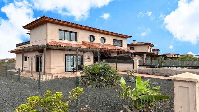 3 sypialnia Willa na sprzedaż w Majanicho, La Oliva z basenem - 260 000 € (Ref: 9235887)