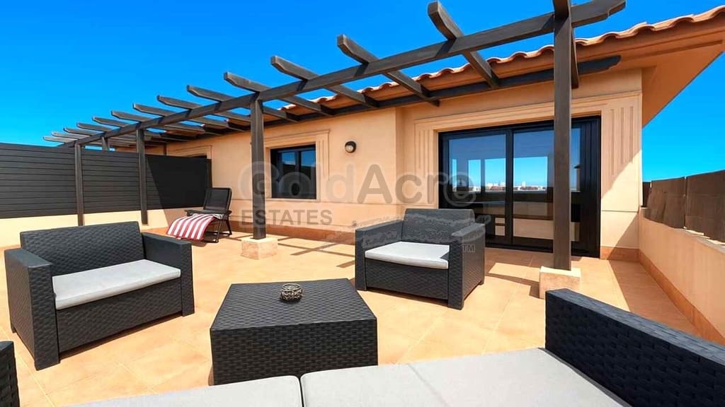Chalet de 3 habitaciones en Majanicho en venta con piscina - 260.000 € (Ref: 9235887)