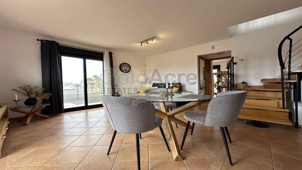 Chalet de 3 habitaciones en Majanicho en venta con piscina - 260.000 € (Ref: 9235887)