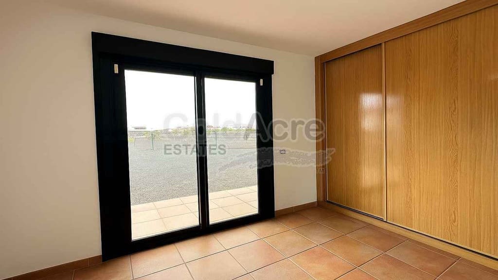 Chalet de 3 habitaciones en Majanicho en venta con piscina - 260.000 € (Ref: 9235887)