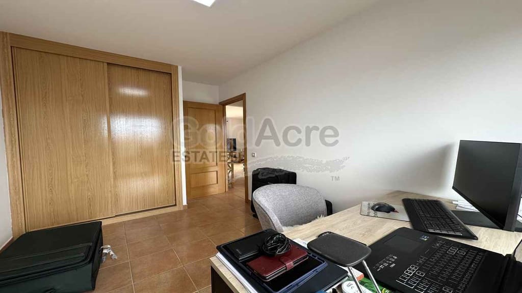 Chalet de 3 habitaciones en Majanicho en venta con piscina - 260.000 € (Ref: 9235887)