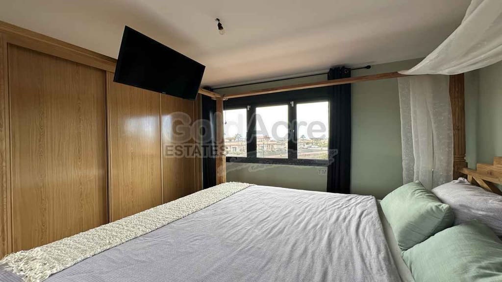 Chalet de 3 habitaciones en Majanicho en venta con piscina - 260.000 € (Ref: 9235887)
