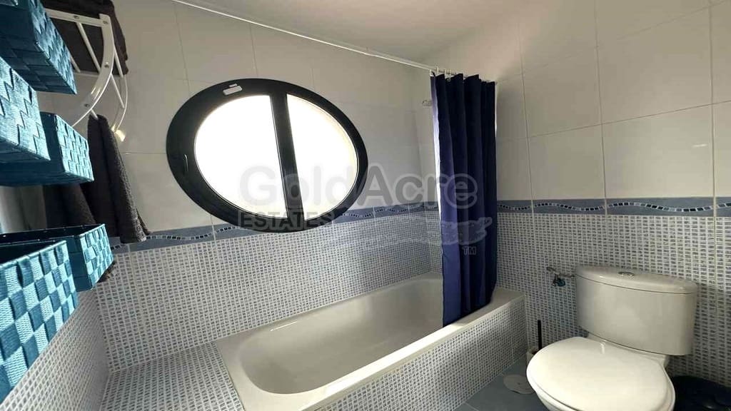 Chalet de 3 habitaciones en Majanicho en venta con piscina - 260.000 € (Ref: 9235887)