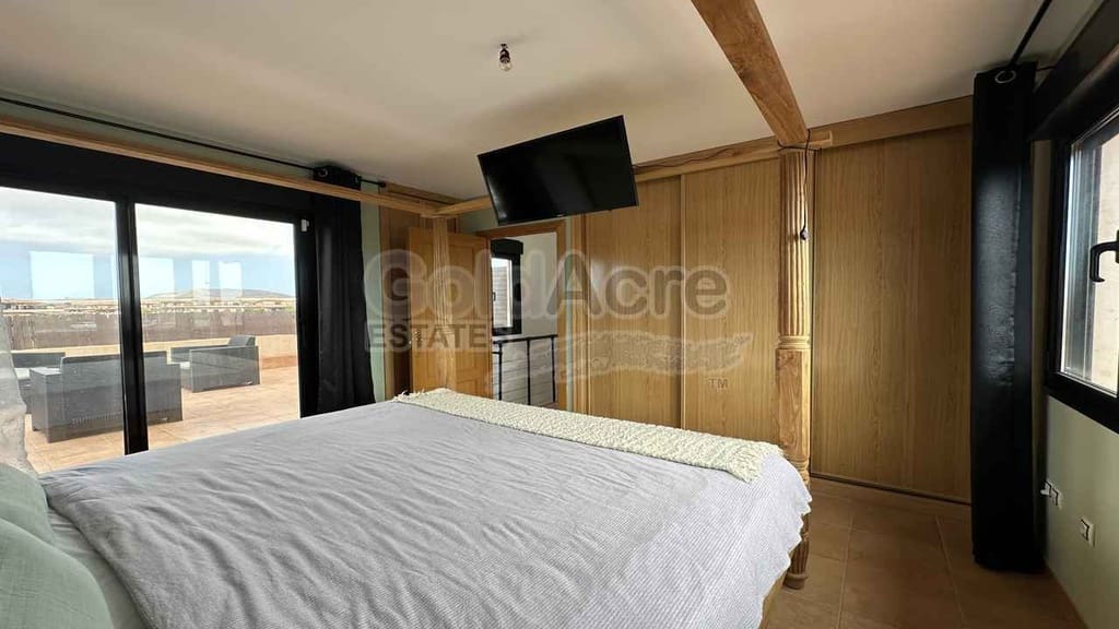 Chalet de 3 habitaciones en Majanicho en venta con piscina - 260.000 € (Ref: 9235887)