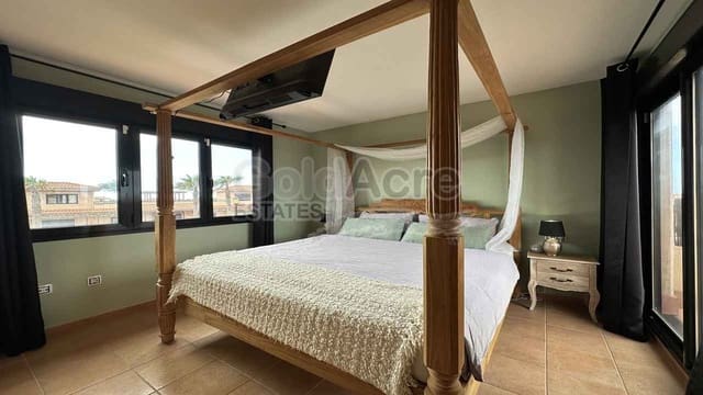 3 chambre Villa/Maison à vendre à Majanicho, La Oliva avec piscine - 260 000 € (Ref: 9235887)