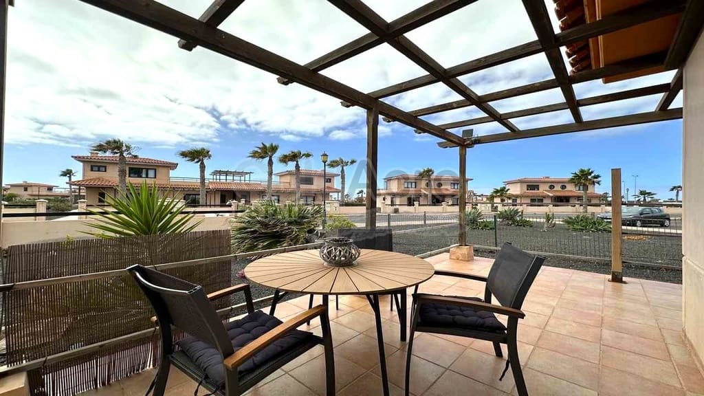 3 bedroom Villa for sale in Majanicho with pool - € 260,000 (Ref: 9235887)