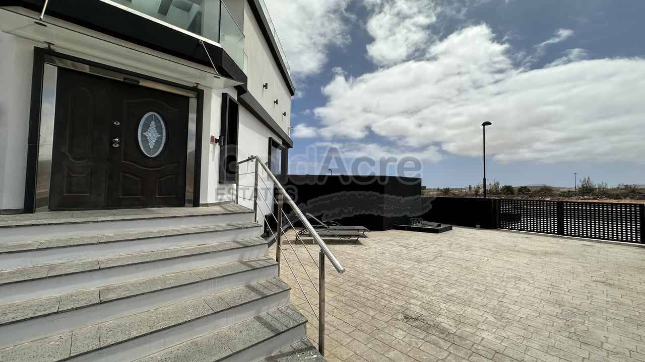 4 soveværelse Villa til salg i Corralejo - € 625.000 (Ref: 9236089)