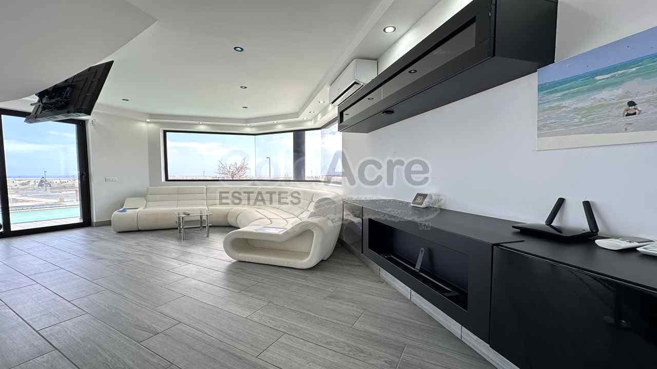 4 sovrum Villa till salu i Corralejo med pool - 499 000 € (Ref: 9236089)